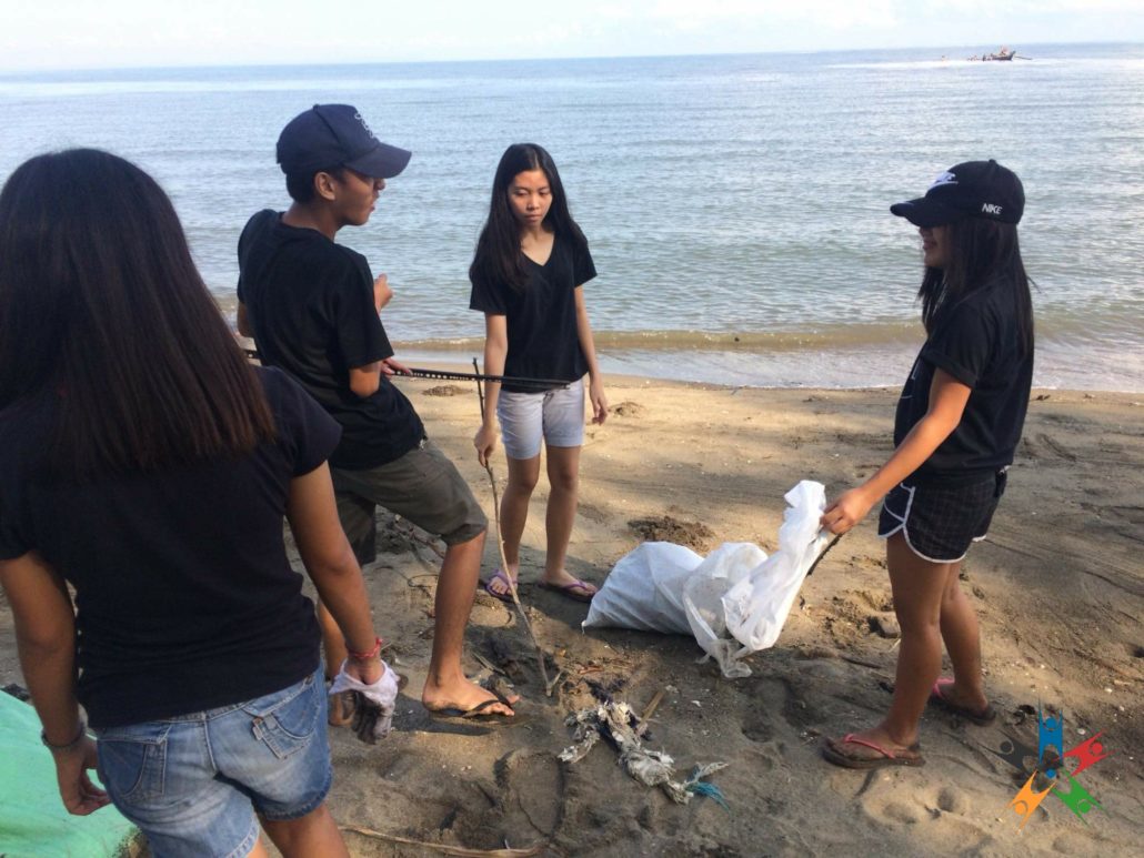 HAPI Junior battles plastics through a coastal clean-up