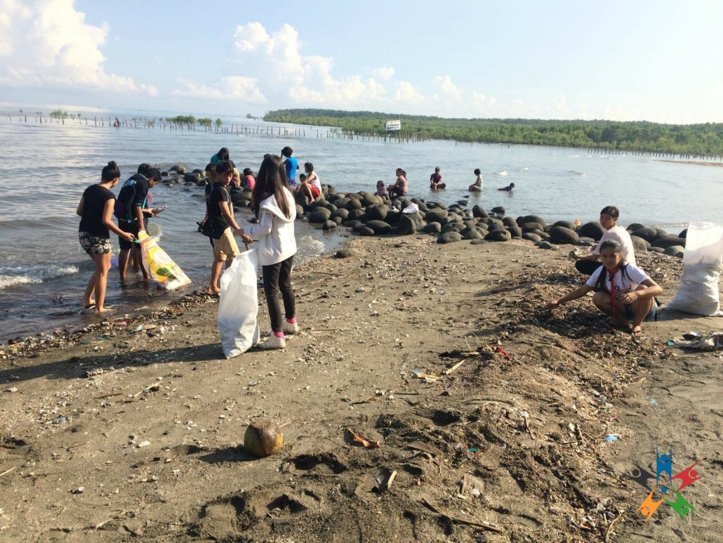 HAPI Junior battles plastics through a coastal clean-up