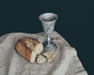 bread, communion, eucharist-3935952.jpg