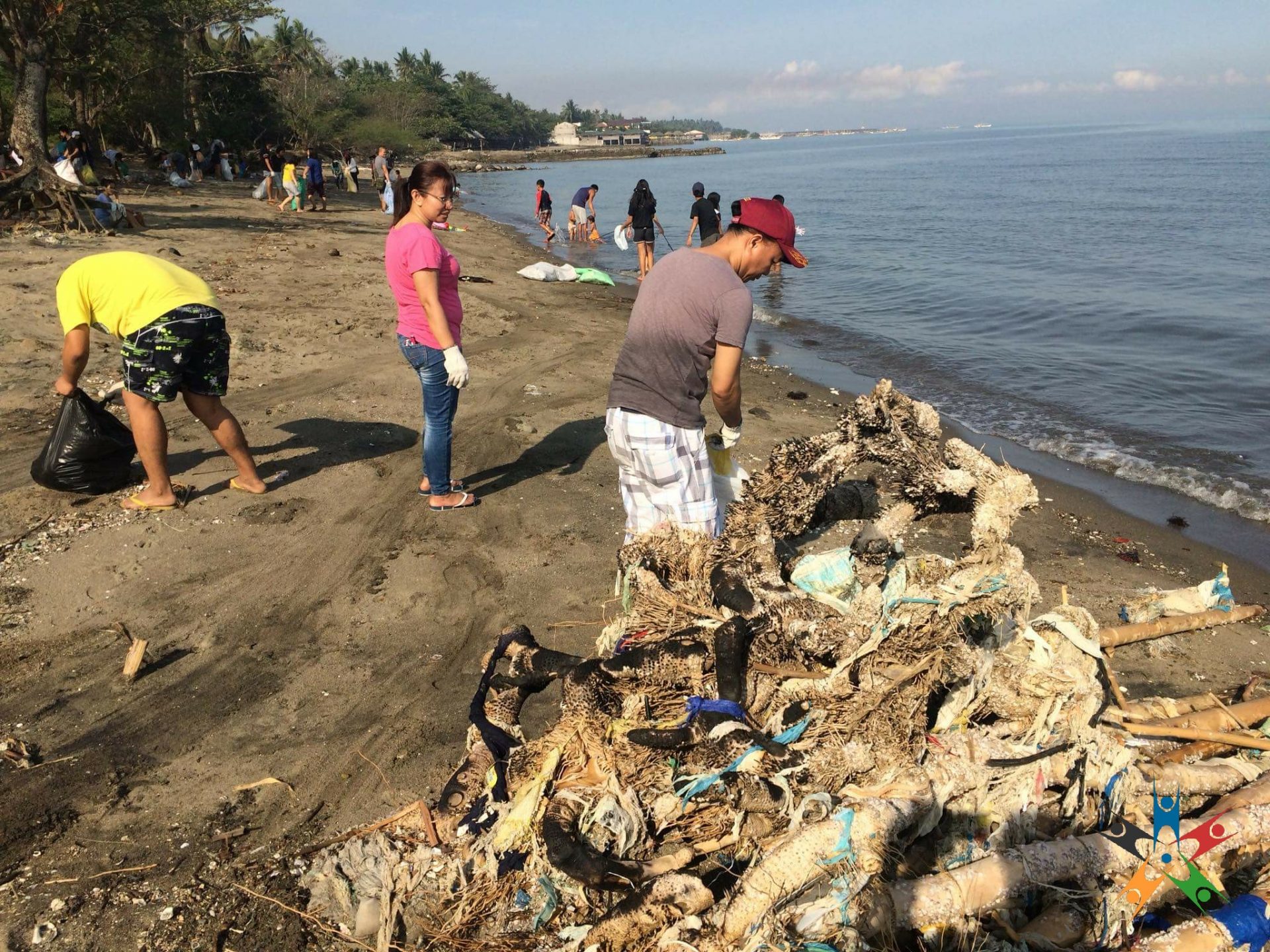 HAPI Junior does a coastal cleans-up in Bacolod