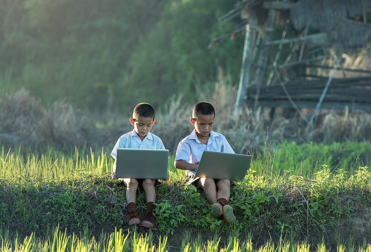 children, study, laptop-1822559.jpg